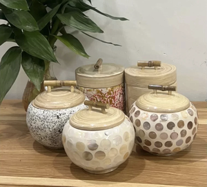 Pot en bambou naturel conçu avec un aspect nacre pour la décoration de la maison, emballage de bougies en provenance du Vietnam - Product Image 1