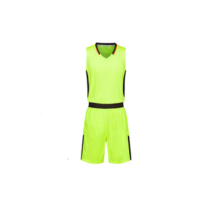 Uniforme de Baloncesto Personalizado OEM de Alta Calidad para Adultos, Transpirable, Hecho en Pakistán, 100% Poliéster, Conjuntos Deportivos Antibacterianos - Product Image 2