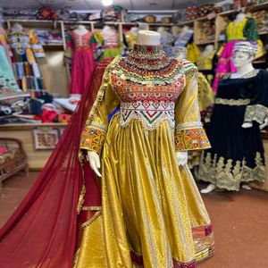 Vestido Indio de Alta Calidad para Mujer, Salwar Kameez de Seda, Precio al por Mayor, Suministro Directo de Fábrica, Nuevo, Último Modelo, Hecho a Mano con Monedas - Product Image 1