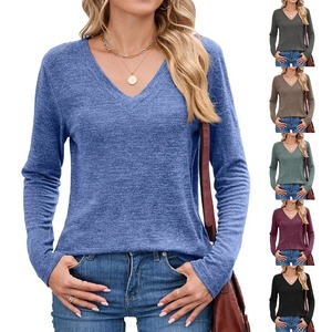 เสื้อยืดลำลองคอวีแขนยาวทรงหลวมสำหรับผู้หญิง สไตล์ใหม่สำหรับฤดูใบไม้ร่วงและฤดูหนาว สวมใส่สบาย ระบายอากาศได้ดี ไซส์พลัส ดีไซน์ทันสมัย - Product Image 1