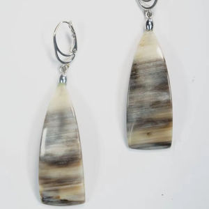 Pendiente de cuerno de búfalo natural personalizado antiguo de moda para mujer joyería superventas pendiente de cuerno de diseño moderno - Product Image 1