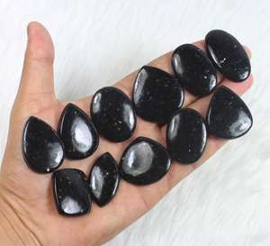 ขายส่งอัญมณี Nuummite สําหรับทําสร้อยคอจี้ Nuummite Cabochons สําหรับเครื่องประดับอัญมณีจํานวนมากผสมรูปร่างและขนาด - Product Image 1