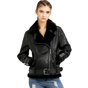 Veste en cuir végétalien en peau de mouton surdimensionnée de haute qualité pour femme avec fausse fourrure - Product Image 1