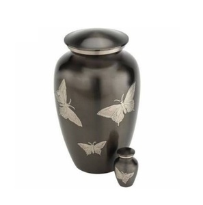 Urne commémorative de souvenir imprimée de papillon Utilisation d'urne de crémation en métal de qualité supérieure pour des cendres humaines faites à la main - Product Image 1