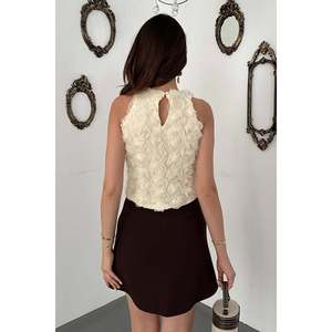 Blusa Beige con Rosas - Beige - Product Image 5