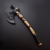 Hache Viking artisanale en acier inoxydable de qualité industrielle, équilibrée avec précision, robuste, pour l'extérieur, avec fourreau en cuir et bois, livrée en kit.