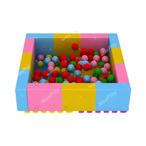 Piscina di palline con rivestimento in spugna per interni di grandi dimensioni certificata personalizzabile di colore misto di Maxplay