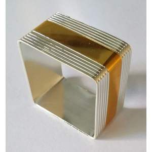 Elégants ronds de serviette en fer massif au design élégant en métal de qualité supérieure parfaits pour les mariages, les événements de villégiature et les fêtes d'anniversaire - Product Image 4