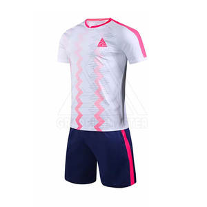 Uniforme de football d'entraînement de nouveau style uniforme de football de logo personnalisé uniforme de la meilleure qualité fabriqué au Pakistan - Product Image 3