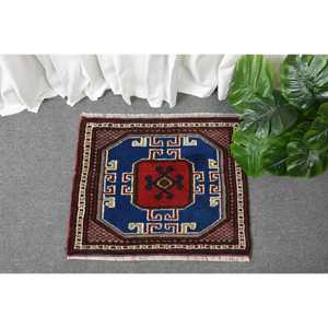 Alfombra Turca Vintage Pequeña de 1.7x2.1 pies, Alfombra de Lana Azul Sólida - Product Image 1