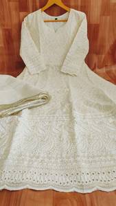 Diseñador mujer puro algodón blanco Chikankari secuencia trabajo en Anarkali Kurti con pantalón y Chanderi Dupatta - Product Image 3