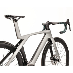 2023 Mad-ones SLR 679 DISC Ultegra bicicleta de carretera nuevo cuadro de carbono ligero de alto rendimiento calidad de exportación a la venta - Product Image 3