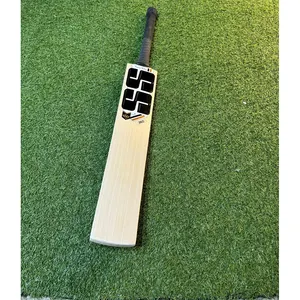 Weltberühmte indische Marke SS hölzerne Cricket-Schläger und -Sets verfügbar in verschiedenen Farben und Größen