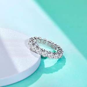 Anillo de Eternidad RITZIN con Moissanita de Estilo Elegante, Corte Redondo, Diamante Cultivado en Laboratorio, Plata de Ley, Anillo de Boda para Mujer - Product Image 1