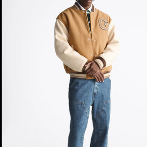 Chaqueta de béisbol personalizada de algodón pesado para hombre Chaqueta universitaria de nuevo diseño de alta calidad para invierno con piel de oveja - Product Image 4