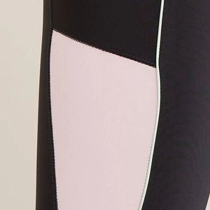 Mallas de mujer de ropa de compresión de calidad superior para gimnasio, yoga y ropa deportiva disponible con logotipo y tamaños personalizados - Product Image 4