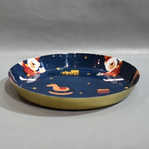 Plateau rond en bois bleu avec un motif de Noël amusant pour servir des collations et embellir votre maison ou votre table de fête - Product Image 3