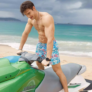 Shorts pour hommes imprimés par sublimation personnalisée Short de bain à cordon imprimé à séchage rapide pour hommes d'été Shorts de plage à fleurs pour hommes - Product Image 2