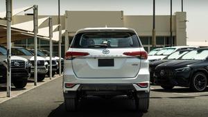 Toyota Fortuner VXR 2025 Nuevo/Usado, Especificaciones GCC, Faros LED en Venta - Product Image 2