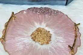 Bandeja de servir de resina hecha a mano para decoración del hogar, bandeja de servir de resina epoxi con asas doradas, bandeja de servir de resina para servir café - Product Image 2