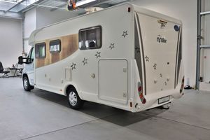 Autocaravana de Lujo Económica, Modelo Miller Tennessee Queens 2017, Usada para Acampar, Emisión Euro 5, Capacidad para 4-6 Personas, Acrílico Blanco - Product Image 3
