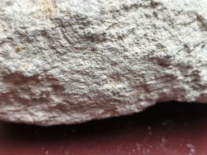 Les morceaux de pyrophyllite en vrac sont utilisés dans la fabrication de creusets pour essais au feu, améliorant l'endurance thermique des creusets. - Product Image 3