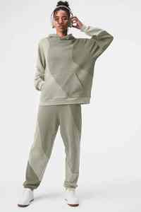 เสื้อฮู้ดดี้ผ้าฟลีซสำหรับผู้หญิงไซส์ใหญ่ รุ่นใหม่จากโรงงาน ผลิตภัณฑ์ใหม่ล่าสุด ใส่สบาย ระบายอากาศได้ดี ราคาขายส่ง ปรับแต่งด้านหน้าได้ - Product Image 4