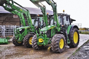 Camion de tracteurs de ferme d'occasion à vendre Dongfeng 1204 4WD tracteurs de ferme d'occasion bon marché - Product Image 4