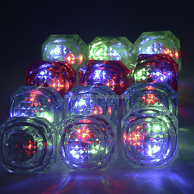 LED Light up Rings Flashing Plastic Diamond Bling Rings for Birthday Bachelor Parties Weddings Raves Concert LED Glow Rings