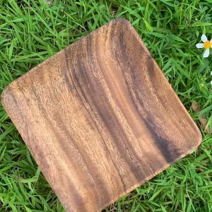 Crescent Crafts Plato de madera ecológico Elegancia duradera con encanto natural para experiencias gastronómicas con estilo por Crescent Crafts - Product Image 1