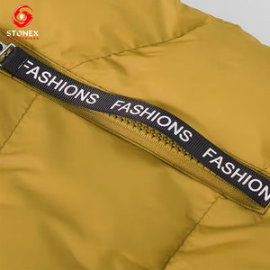 Gilet matelassé léger et élégant pour homme, coupe ajustée, décontracté, pour l'hiver, avec fermeture éclair, vêtement d'extérieur durable en 100% polyester - Product Image 5