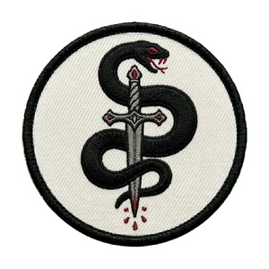 Patch thermocollant personnalisé Serpent et Dague, Badge brodé circulaire, Applique tatouage Serpent Noir et Épée pour Vêtements et Vestes en Jean - Product Image 1