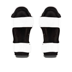 Pro Combat Sports Protège-tibias - Équipement de protection haute performance pour le Muay Thai et le MMA - Conception ergonomique en jaune vif - Product Image 5