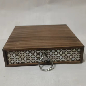 Caja de Embalaje Cuadrada Alta y Duradera de Madera MDF Moderna con Incrustaciones de Nácar para Productos Minoristas, Personalizable para Envíos de Comercio Electrónico - Product Image 1