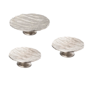 Bandeja de servicio redonda con acabado antiguo, herramientas de ensalada de fundición de Metal con diseño de soporte unido para uso en la cocina - Product Image 3