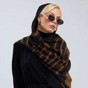 Chal Largo Multifuncional de Seda de Morera 100% Pura con Patrón Moderno de Ondas Abstractas en Tonos Tierra, con Dobladillo Enrollado a Mano - Product Image 6