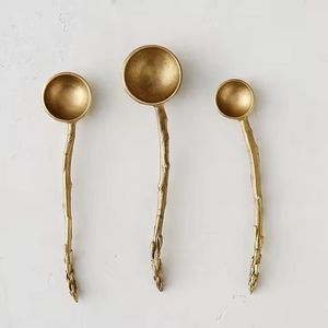 Cuillère et fourchette de table à poignée fine en bandes rouges et blanches Cuillère à poignée ronde - Product Image 4