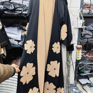 Abayas élégantes et modestes brodées à la main pour femmes -- - Product Image 1