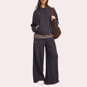 Ensemble de survêtement en tricot pour femmes, coupe décontractée, sweat-shirt à boutons et pantalon droit, molleton doux, vêtements de sport en gros - Product Image 1