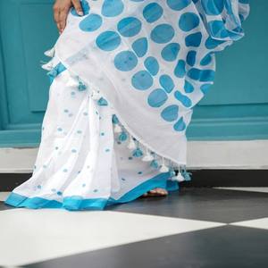 Sari VASTRA COTTAGE de Lino Liso con Estampado Digital, con Fumka Latkan y Blusa de Satén de Bangalore, Sari Elegante y Ligero - Product Image 2