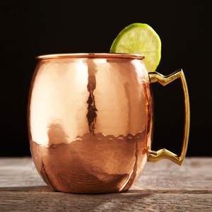 Mules en cuivre à fond rond avec polissage de qualité supérieure et bord sans couture conçues pour siroter en douceur et faire appel au bar - Product Image 1