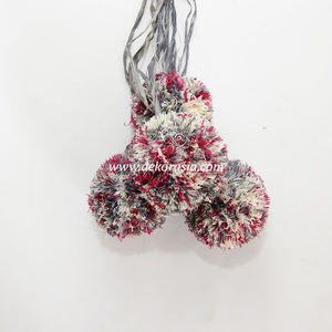 Ornement de Noël suspendu en pompon fait main pour la décoration de la maison, décoration de fête écologique - Product Image 6