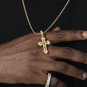 Pendentif personnalisé en alliage plaqué or avec diamants glacés, style hip-hop contemporain - Product Image 4