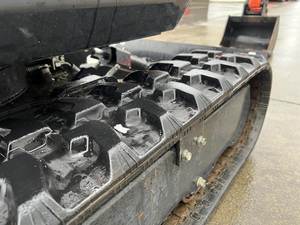 Miniexcavadora Kubota U17 2023: Versatilidad Compacta con Rendimiento Potente - Product Image 2