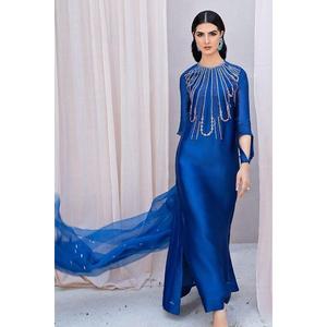 Robe fourreau élégante et tendance en satin pour filles, col montant, manches trois quarts, ornée à la main, naturelle - Product Image 1