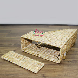 Artex Dong Thap Vietnam Porte-revues en jonc de mer écologique Organisateur tissé à la main pour la maison et le bureau - Product Image 1