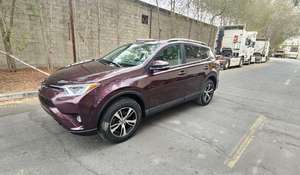 Toyota RAV4 Sedán 2020 Usado, Gasolina 4.5L, Asientos de Cuero, Control de Crucero Adaptativo, Luces LED Automáticas, Volante a la Izquierda, Techo Panorámico de 5 Puertas - Product Image 4