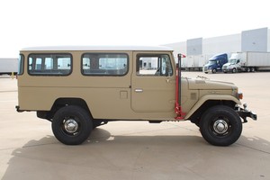 1982 Toy-Ota Land crui-Ser FJ45 troopy เหล้าองุ่น4.2L ดีเซลรถกระบะยาง R18เกียร์ธรรมดาพวงมาลัยซ้ายผ้าเบา - Product Image 3
