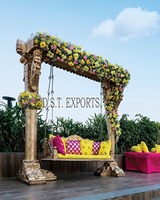 Magnifique ensemble de balançoires Afganni Heena pour événements, en bois de teck, style moderne et luxueux, avec chaises de balançoire Sankheda
