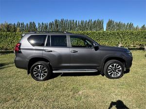 Auto Usado en Perfectas Condiciones, <span class=keywords><strong>Toyota</strong></span> Land Cruiser <span class=keywords><strong>Prado</strong></span> <span class=keywords><strong>VX</strong></span> 2.8D 6AT 4WD SUV <span class=keywords><strong>2022</strong></span>, Envío a Todo el Mundo - Product Image 2
